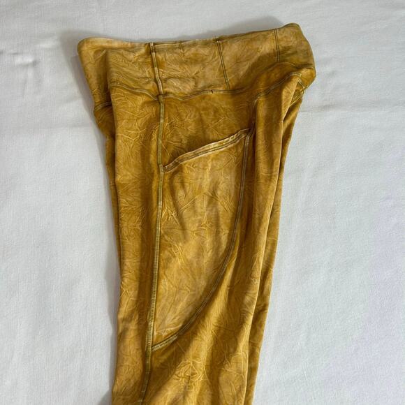 Lululemon Size 6 Fast Free High Rise Tight Leggings Ice Dye Gold Side Pocket - Picture 5 of 7